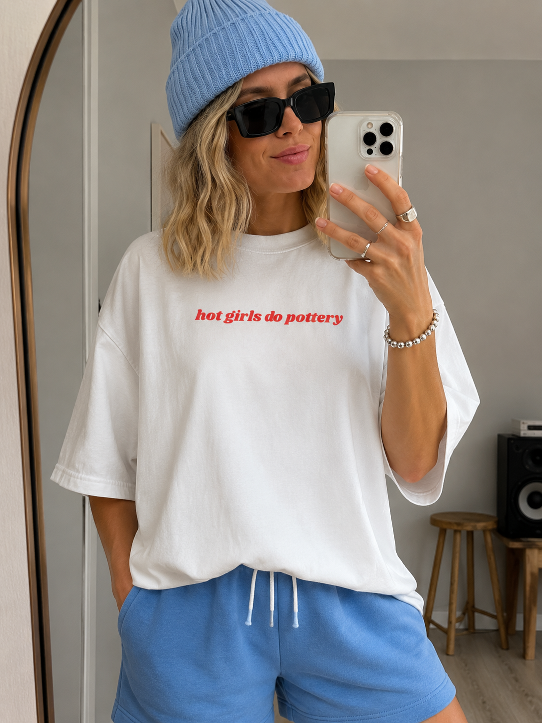'hot girls do pottery' t-shirt